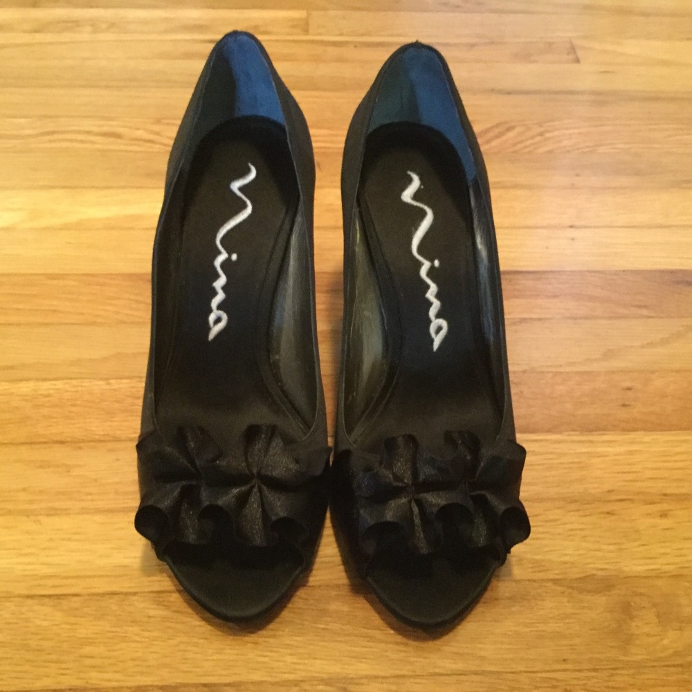 NINA New York Black Pleated Ruffle Open-Toe High Heel Shoes
